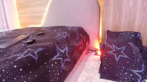 kiaralopez_ online show from April 25, 4:04 am