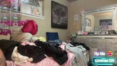 Snapshot of kiarasugars chatting on February 9, 2:37 am KiaraSugars online show from February 9, 2:37 am