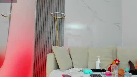 kiaratentation online show from October 22, 7:35 pm