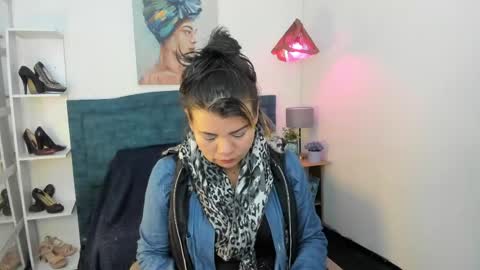 Snapshot of kiaraxmilf chatting on March 23, 12:42 pm kiaraXMlif online show from March 23, 12:42 pm