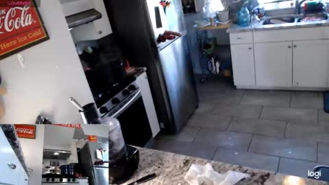 Snapshot of kierbearkisses chatting on February 25, 5:00 pm Kiersten online show from February 25, 5:00 pm