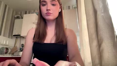 Snapshot of kierstentates chatting on March 9, 1:59 pm Ola my name is Lissa Lets hit 10 Thumbs Up together online show from March 9, 1:59 pm