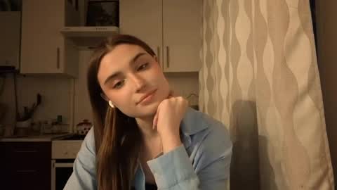 Snapshot of kierstentates chatting on April 5, 4:04 pm Ola my name is Lissa Lets hit 10 Thumbs Up together online show from April 5, 4:04 pm