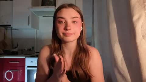 Ola my name is Lissa  Lets hit 10 Thumbs Up together   online show from May 15, 4:14 pm