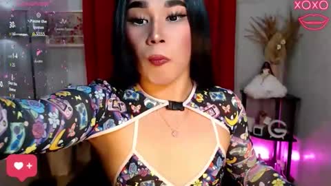 Im Mia online show from October 31, 8:04 am