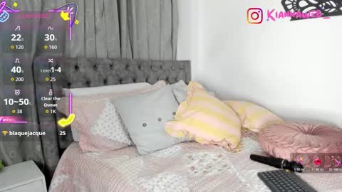 INSTAGRAM Kiannaweb  online show from September 12, 6:02 am