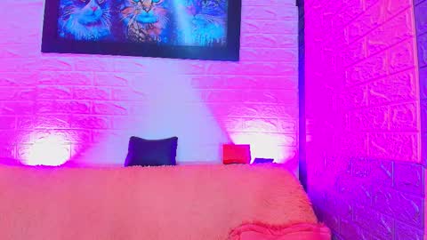 leidy  online show from December 15, 1:43 am