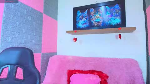 leidy  online show from March 14, 11:26 am