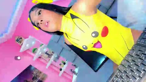 kiishanny online show from November 8, 8:51 pm
