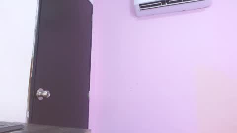 Snapshot of kiitty_horny_ chatting on October 9, 12:47 pm Melody online show from October 9, 12:47 pm