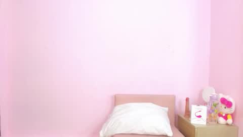 Snapshot of kiitty_horny_ chatting on October 14, 12:50 pm Melody online show from October 14, 12:50 pm