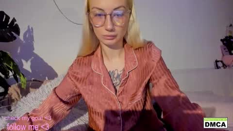 Kiki online show from September 26, 7:40 pm