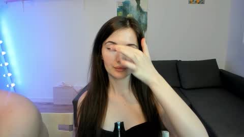 Snapshot of kiki_mcflurry chatting on March 2, 9:32 pm PavelPolly online show from March 2, 9:32 pm