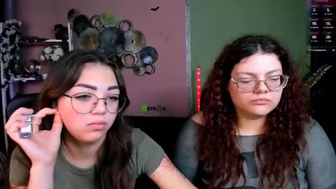 Snapshot of kiki_swan chatting on December 5, 7:17 am kiki_swan online show from December 5, 7:17 am