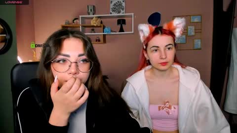 Snapshot of kiki_swan chatting on April 13, 5:46 am kiki_swan online show from April 13, 5:46 am