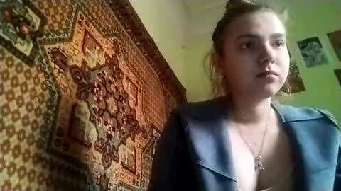 kikibang_ online show from December 1, 8:19 am