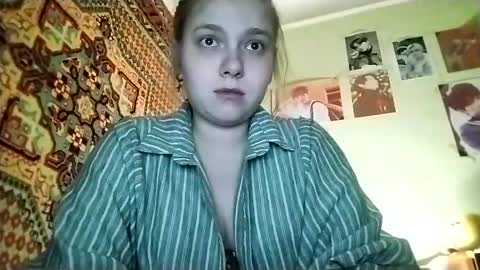 Snapshot of kikibang_ chatting on April 3, 7:12 pm kikibang_ online show from April 3, 7:12 pm