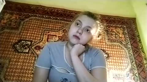 Snapshot of kikibang_ chatting on April 6, 7:04 pm kikibang_ online show from April 6, 7:04 pm