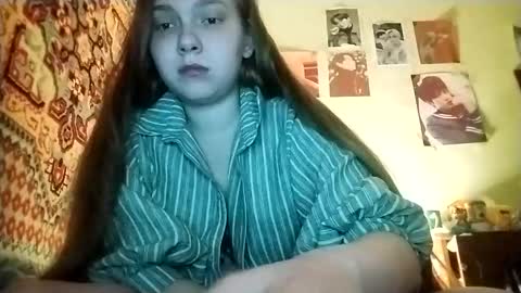 Snapshot of kikibang_ chatting on April 10, 7:40 pm kikibang_ online show from April 10, 7:40 pm