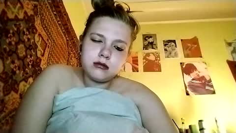 Snapshot of kikibang_ chatting on April 28, 6:46 pm kikibang_ online show from April 28, 6:46 pm
