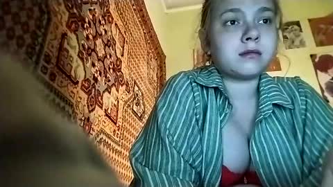Snapshot of kikibang_ chatting on April 29, 7:31 pm kikibang_ online show from April 29, 7:31 pm