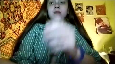 Snapshot of kikibang_ chatting on May 4, 8:05 pm kikibang_ online show from May 4, 8:05 pm