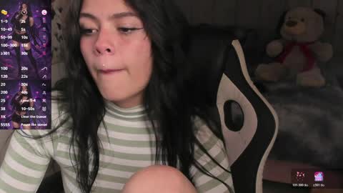 Snapshot of kikii_1 chatting on March 26, 4:29 am Kikii online show from March 26, 4:29 am