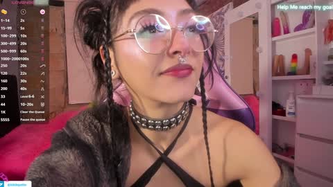 Snapshot of kikilepetite chatting on January 23, 6:03 pm kiki online show from January 23, 6:03 pm