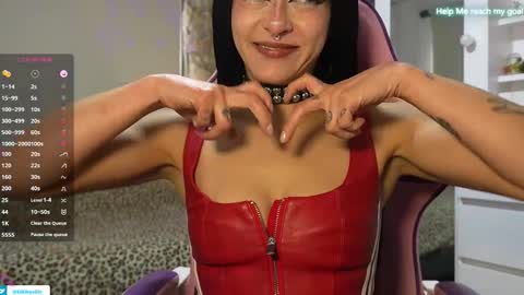 Snapshot of kikilepetite chatting on November 12, 7:03 pm kiki online show from November 12, 7:03 pm