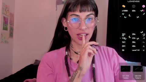 Snapshot of kila_moonlight444 chatting on March 31, 8:31 pm Bella online show from March 31, 8:31 pm