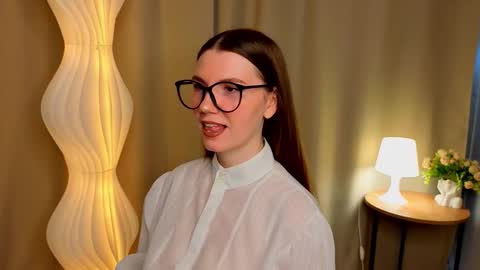 ZofiaLiya online show from December 5, 6:33 am