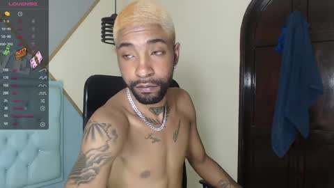 Snapshot of kilian_xx chatting on December 18, 12:18 pm Kilian xxx online show from December 18, 12:18 pm