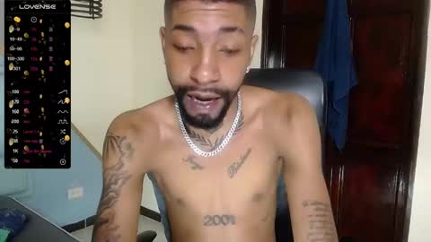 Snapshot of kilian_xx chatting on February 27, 12:02 pm Kilian xxx online show from February 27, 12:02 pm