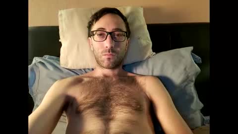 Snapshot of killua1993 chatting on February 14, 11:29 am kingstoned online show from February 14, 11:29 am