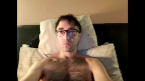 Snapshot of killua1993 chatting on February 22, 10:58 am kingstoned online show from February 22, 10:58 am