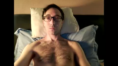 Snapshot of killua1993 chatting on March 8, 12:31 pm kingstoned online show from March 8, 12:31 pm