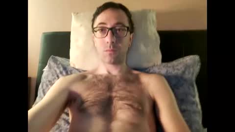 Snapshot of killua1993 chatting on April 4, 4:04 pm kingstoned online show from April 4, 4:04 pm