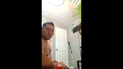 kiloflores124 online show from December 22, 12:07 am