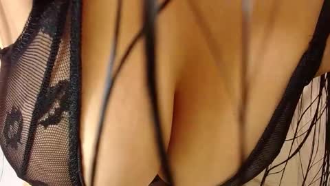 Mia  Kim online show from February 2, 4:27 pm