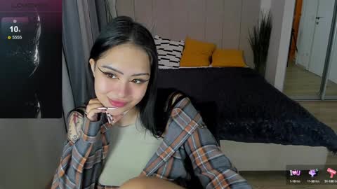 Snapshot of kim_brownie chatting on January 22, 8:38 pm Kim online show from January 22, 8:38 pm