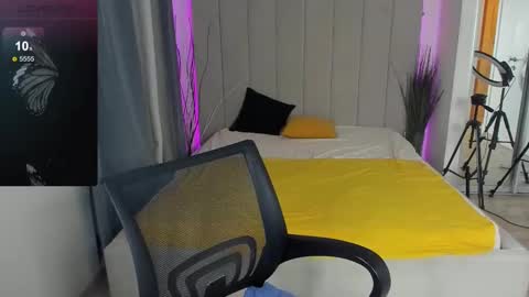 Snapshot of kim_brownie chatting on March 3, 9:05 pm Kim online show from March 3, 9:05 pm