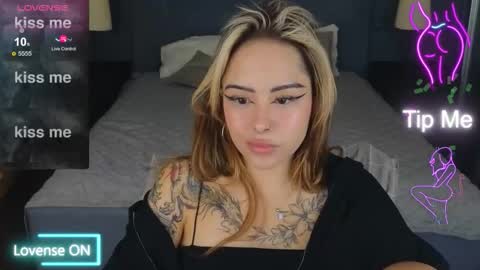 Snapshot of kim_brownie chatting on October 17, 8:22 pm Kim online show from October 17, 8:22 pm