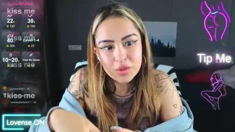 Kim online show from November 14, 6:06 pm