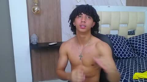 Snapshot of kim_curly_ chatting on November 11, 8:31 pm KIM online show from November 11, 8:31 pm