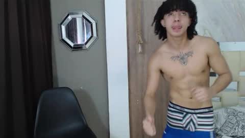 Snapshot of kim_curly_ chatting on February 5, 6:23 pm KIM online show from February 5, 6:23 pm