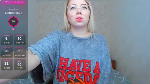 Snapshot of kim_girl_next_door chatting on December 20, 6:53 am KIM online show from December 20, 6:53 am