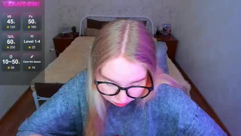 Snapshot of kim_girl_next_door chatting on February 21, 2:51 pm KIM online show from February 21, 2:51 pm