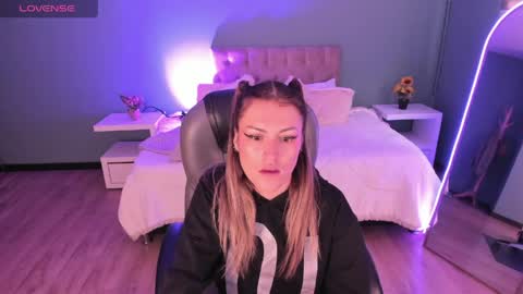 Snapshot of kim_jeins666 chatting on April 2, 12:36 pm Kim Jeins666 online show from April 2, 12:36 pm