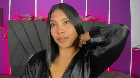 kim  online show from February 6, 11:15 pm