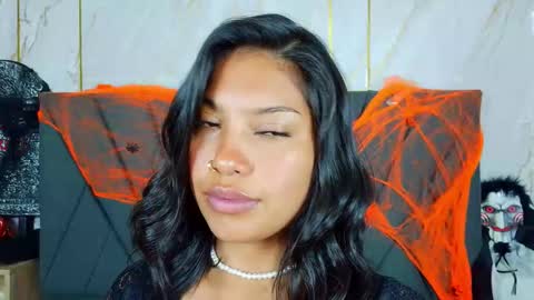 kim  online show from October 26, 7:09 pm